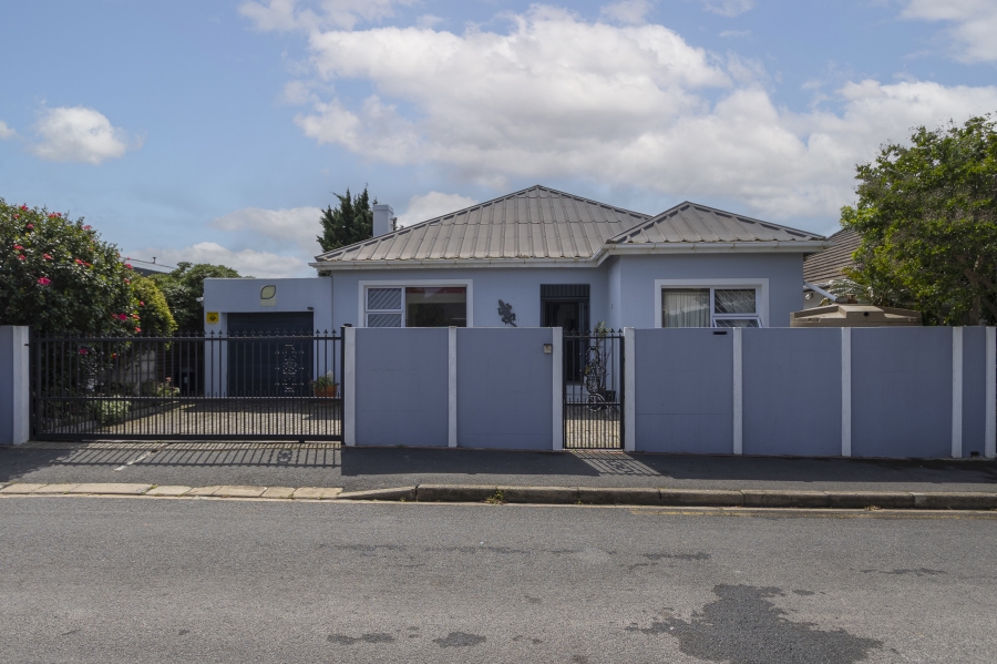 3 Bedroom Property for Sale in Lochnerhof Western Cape